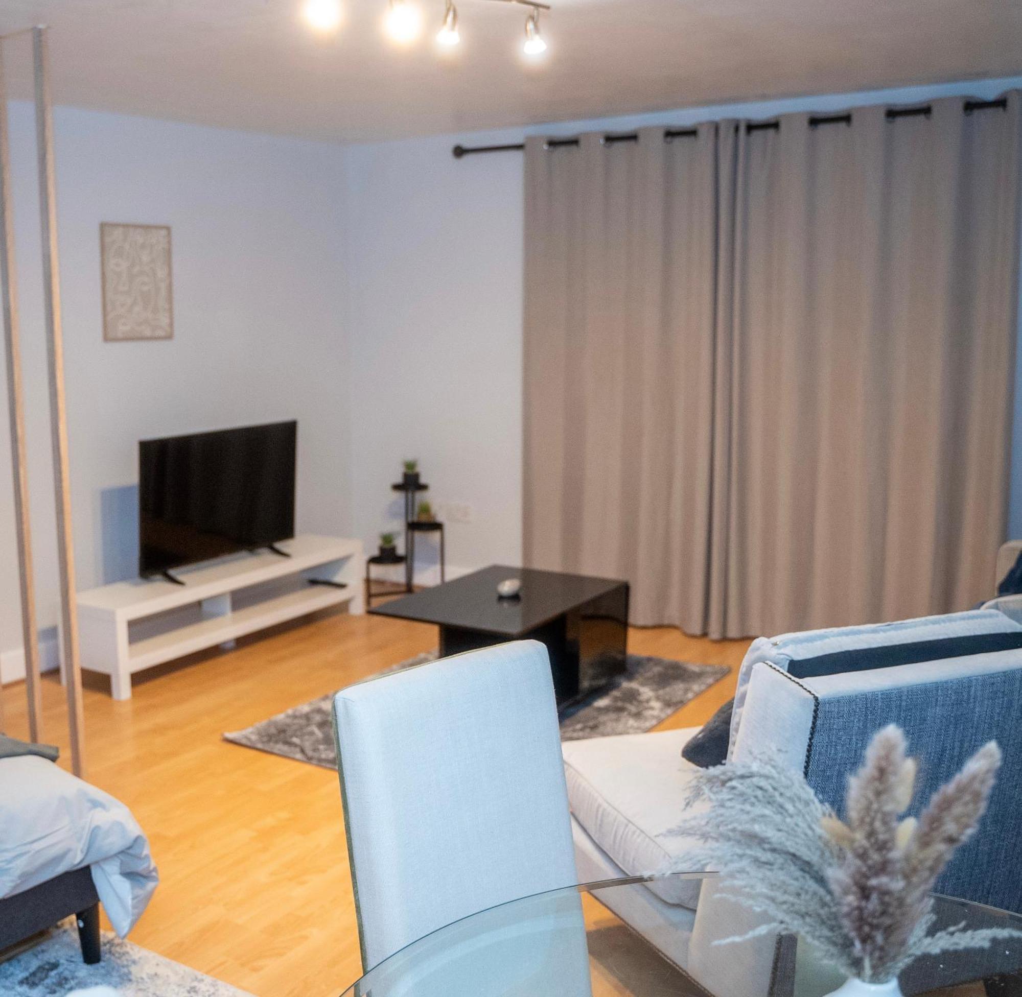 Cozy 1 Bed In Canary Wharf - Near Excel & Greenwich With Gym Acces London Bagian luar foto